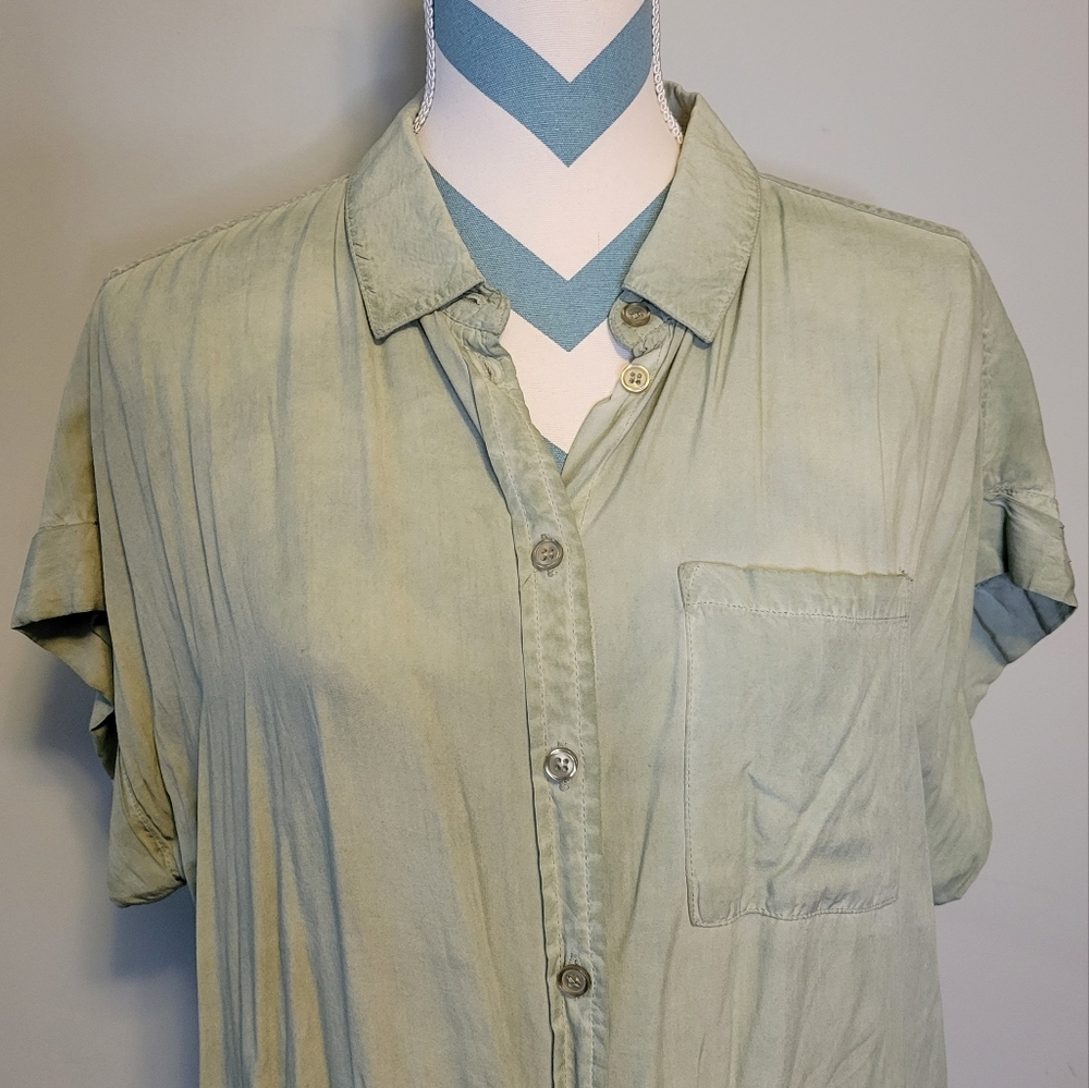 Velvet Heart Washed Out Short Sleeve Button Up Size L